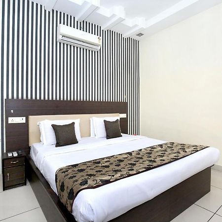 Oyo 11844 Silver Star Bathinda Luaran gambar