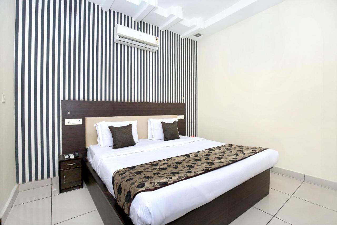 Oyo 11844 Silver Star Bathinda Luaran gambar