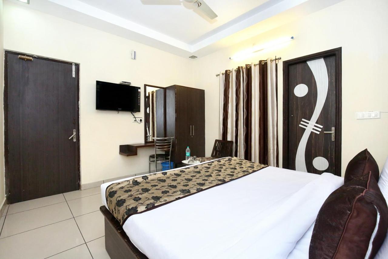 Oyo 11844 Silver Star Bathinda Luaran gambar