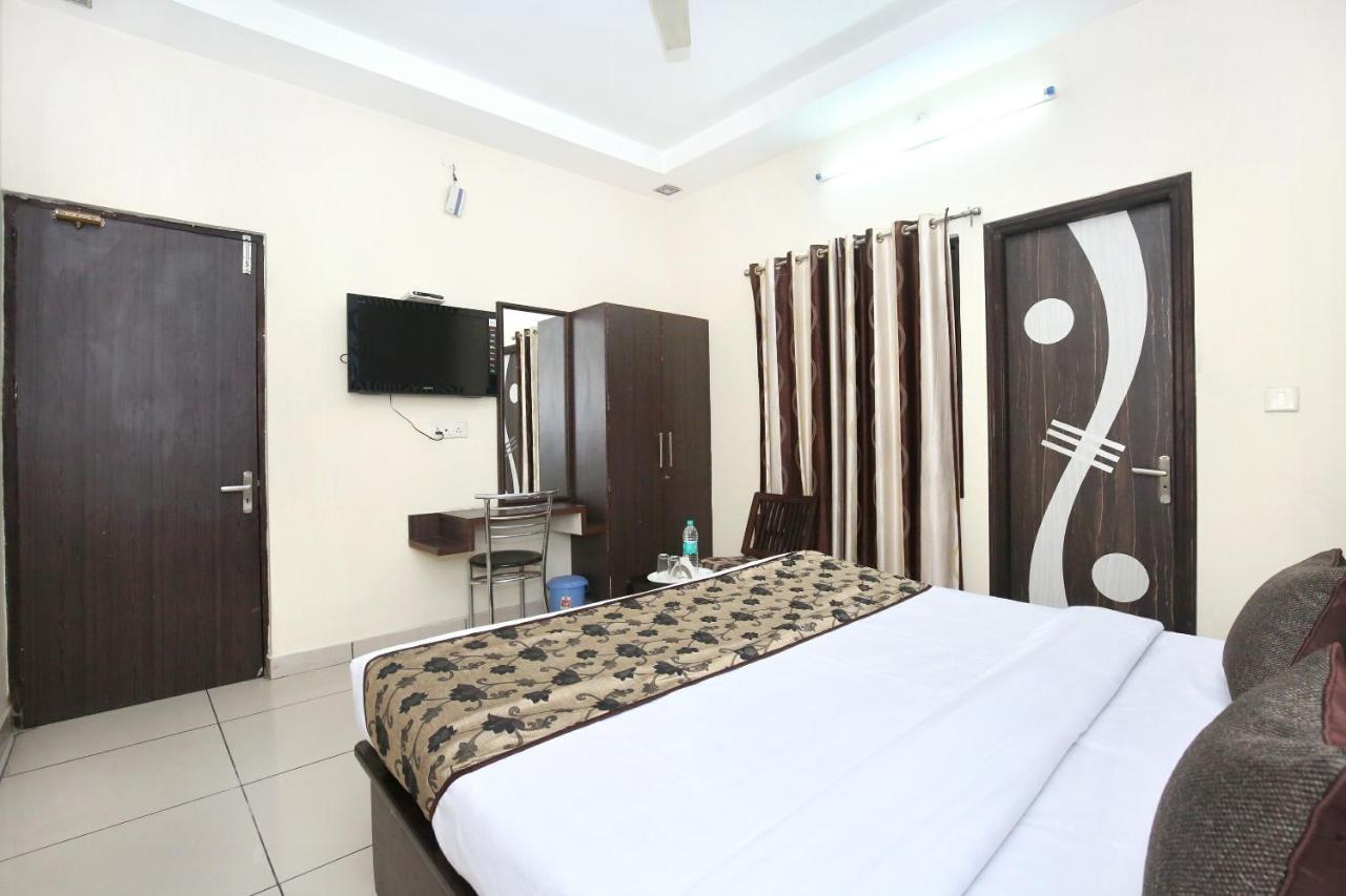 Oyo 11844 Silver Star Bathinda Luaran gambar