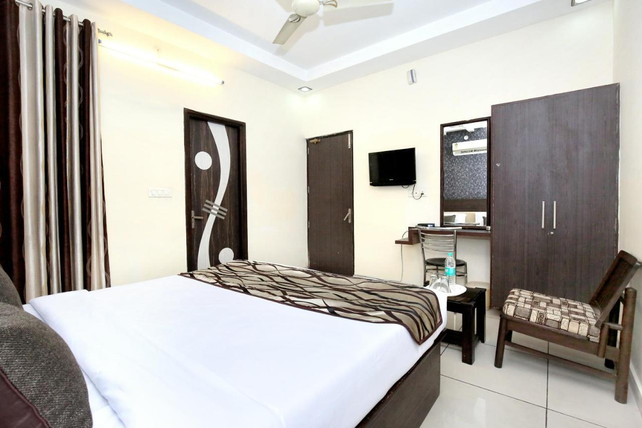 Oyo 11844 Silver Star Bathinda Luaran gambar