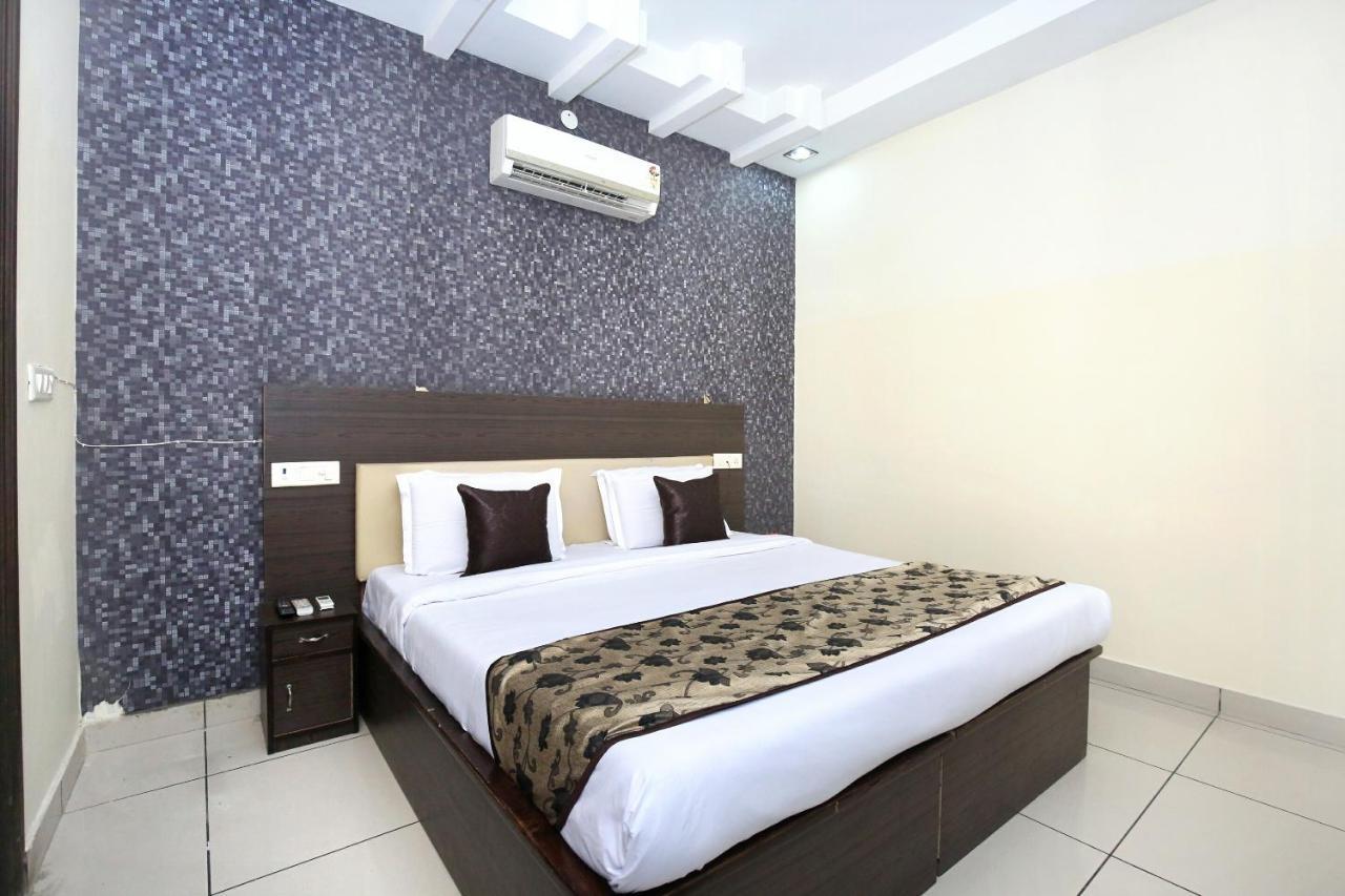 Oyo 11844 Silver Star Bathinda Luaran gambar