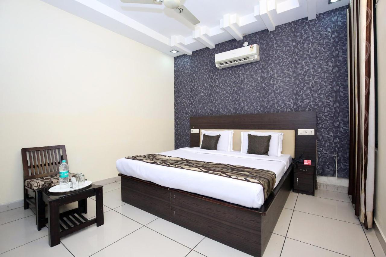 Oyo 11844 Silver Star Bathinda Luaran gambar