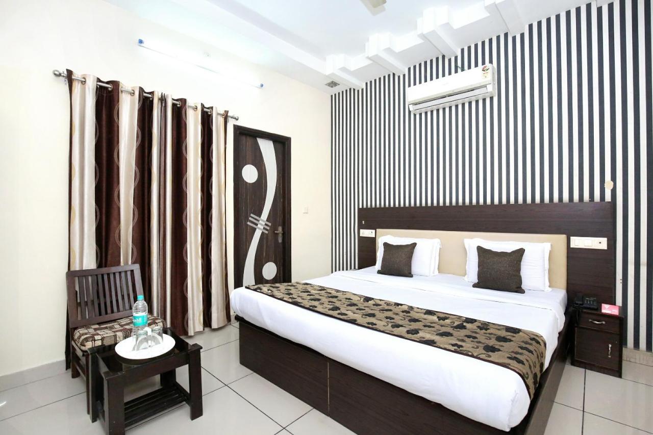 Oyo 11844 Silver Star Bathinda Luaran gambar